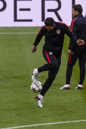 April 4, 2016 - Barcelona, Catalonia, Spain - Diego Pablo Simeone during the last training before the match between FC Barcelona Barca - Atletico de Madrid, for the round 1 4 leg 1st leg of the Champios League, played at Camp Nou Stadium on 4th Apr 2016 in Barcelona, Spain. Atletico de Madrid training session  - ZUMAn230