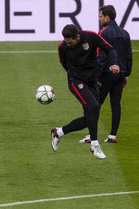 April 4, 2016 - Barcelona, Catalonia, Spain - Diego Pablo Simeone during the last training before the match between FC Barcelona Barca - Atletico de Madrid, for the round 1 4 leg 1st leg of the Champios League, played at Camp Nou Stadium on 4th Apr 2016 in Barcelona, Spain. Atletico de Madrid training session  - ZUMAn230