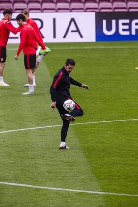 April 4, 2016 - Barcelona, Catalonia, Spain - Diego Pablo Simeone during the last training before the match between FC Barcelona Barca - Atletico de Madrid, for the round 1 4 leg 1st leg of the Champios League, played at Camp Nou Stadium on 4th Apr 2016 in Barcelona, Spain. Atletico de Madrid training session  - ZUMAn230