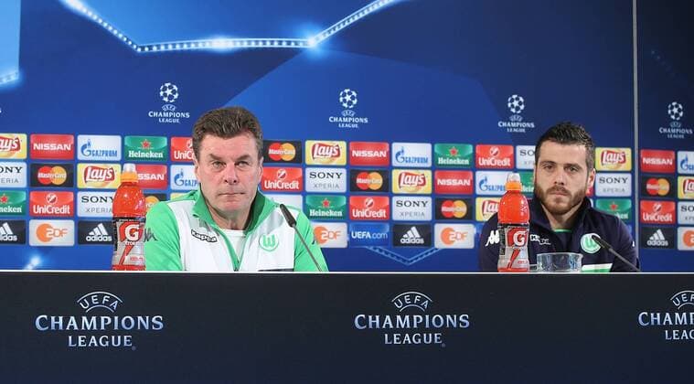 Pressekonferenz VfL Wolfsburg, hier im Bild v.l. Cheftrainer Dieter Hecking (VfL Wolfsburg) und Vieirinha (VfL Wolfsburg)