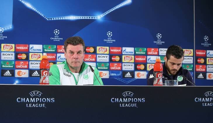 Pressekonferenz VfL Wolfsburg, hier im Bild v.l Cheftrainer Dieter Hecking (VfL Wolfsburg) und Vieirinha (VfL Wolfsburg)