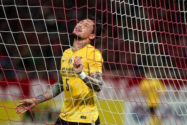 SAITAMA, JAPAN - APRIL 05: (CHINA OUT) Zhang Linpeng 5 of Guangzhou Evergrande reacts after missing a goal opportunity during the AFC Champions League Group H match between Urawa Red Diamonds and Guangzhou Evergrande at the Saitama Stadium on April 5, 2016 in Saitama, Japan.  CFP482263885 