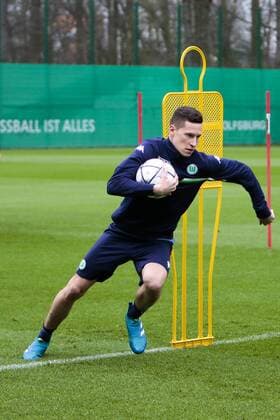 Bilder des Tages - SPORT Fußball, UEFA Champions League, Pressekonferenz und Abschlusstraining VfL Wolfsburg und Real Madrid; Julian Draxler (Wolfsburg, 10Freisteller, Einzelbild, Aktion, action. xtgx