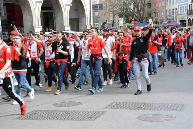 Muenchen 05.04.16 Im Tal :Lissabon Fussball Fans