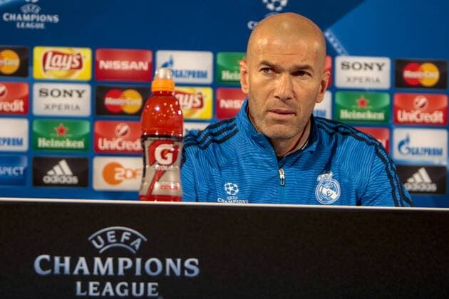Fußball, UEFA Champions League, Pressekonferenz und Abschlusstraining VfL Wolfsburg und Real Madrid; Zinedine Zidane (Trainer Real Madrid) Portrait, Porträt, Einzelbild Pressekonferenz, PK, Presserunde. xtgx