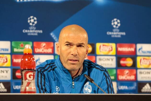 Fußball, UEFA Champions League, Pressekonferenz und Abschlusstraining VfL Wolfsburg und Real Madrid; Zinedine Zidane (Trainer Real Madrid) Portrait, Porträt, Einzelbild Pressekonferenz, PK, Presserunde. xtgx