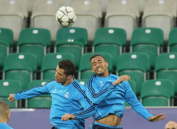 Bilder des Tages - SPORT Cristiano Ronaldo (Real Madrid) im Kopfballduell