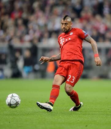 5. April 2016: Muenchen, Allianz Arena: Fussball UEFA Champions League, Viertelfinale: FC Bayern Muenchen - Benfica Lissabon: Muenchens Arturo Vidal am Ball.