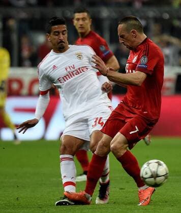 05.04.2016, xjhx, Fussball Champions League, FC Bayern Muenchen - Benfica Lissabon, emspor, v.l. Andre Almeida (Benfica Lissabon), Franck Ribery (FC Bayern Muenchen)