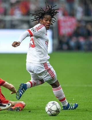 FUSSBALL CHAMPIONS LEAGUE SAISON 2015 2016 VIERTELFINALE HINSPIEL FC Bayern Muenchen - Benfica Lissabon 05.04.2016 Renato Sanches (Benfica Lissabon) 