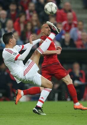 SOCCER - CL, Bayern vs Benfica MUNICH,GERMANY,05.APR.16 - SOCCER - UEFA Champions League, quarterfinal, FC Bayern Muenchen vs SL Benfica Lisbon. Image shows Andre Almeida (Benfica) and Franck Ribery (Bayern). GEPAxpictures xThomasxBachun