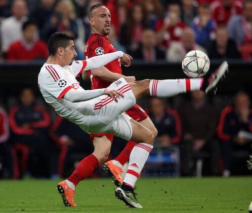 SOCCER - CL, Bayern vs Benfica MUNICH,GERMANY,05.APR.16 - SOCCER - UEFA Champions League, quarterfinal, FC Bayern Muenchen vs SL Benfica Lisbon. Image shows Andre Almeida (Benfica) and Franck Ribery (Bayern). GEPAxpictures xThomasxBachun