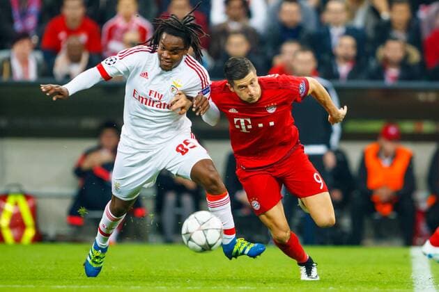GER, UEFA CL Viertelfinale, FC Bayern Muenchen (GER) vs. Benfica Lissabon (POR) 05.04.2016, Allianz Arena, Muenchen, GER, UEFA CL Viertelfinale, FC Bayern Muenchen (GER) vs. Benfica Lissabon (POR) , im Bild Renato Sanches (Benfica 85) im kampf mit Robert Lewandowski (FCB 9) nphxStraubmeier