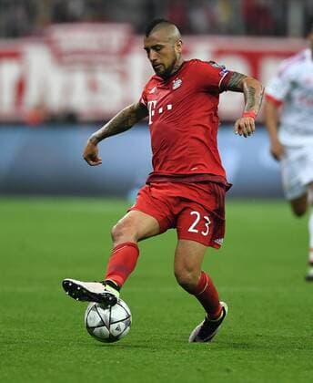 FUSSBALL CHAMPIONS LEAGUE SAISON 2015 2016 VIERTELFINALE HINSPIEL FC Bayern Muenchen - Benfica Lissabon 05.04.2016 Arturo Vidal (FC Bayern Muenchen) 