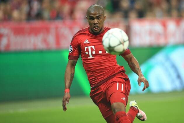 05.04.2016, Fussball Championsleague 2015 2016, Viertelfinale Hinspiel, FC Bayern München - Benfica Lissabon, in der Allianzarena München. Douglas Costa (FC Bayern München) am Ball. 