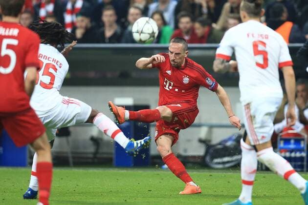 05.04.2016, Fussball Championsleague 2015 2016, Viertelfinale Hinspiel, FC Bayern München - Benfica Lissabon, in der Allianzarena München. Franck Ribery (FC Bayern München) Schuss. 