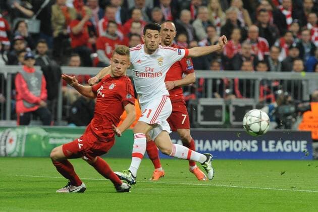 Fußball, Champions League, Viertelfinale, FC Bayern München - Benfica Lissabon Muenchen vl. Joshua Kimmich (FC Bayern Muenchen), Pizzi (Benfica Lissabon) und Franck Ribery (FC Bayern Muenchen) , Bayern Muenchen - Benfica Lissabon, Fussball ,Champions League, Viertelfinale, 05.04.2016 , Copyright: Stuetzle xEibner-Pressefoto ep_wse
