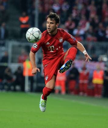 Fußball, Champions League, Viertelfinale, FC Bayern München - Benfica Lissabon 05.04.2016, CL,FC Bayern vs Benfica,Allianz Arena München, im Bild: Juan Bernat (FCB)