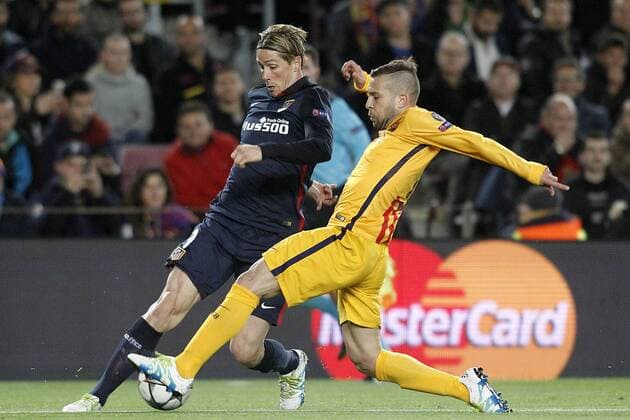 Fußball, Champions League, Viertelfinale, FC Barcelona - Atletico Madrid FC Barcelona Barca s Jordi Alba (r) and Atletico de Madrid s Fernando Torres during Champions League 2015 2016 match. April 5,2016.  (2016040505)