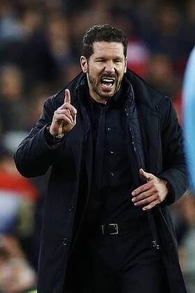 Fußball, Champions League, Viertelfinale, FC Barcelona - Atletico Madrid Atletico de Madrid Argentinian coach Diego Pablo Simeone reacts during a Champions league quarter final first leg match held at Camp Nou stadium in Barcelona, Catalonia, Spain, 5 April 2016. FC Barcelona Barca VS ATLETICO DE MADRID !ACHTUNG: NUR REDAKTIONELLE NUTZUNG!  BCN022 20160405-635954909304682097