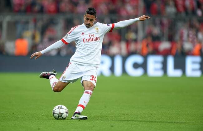Fußball, Champions League, Viertelfinale, FC Bayern München - Benfica Lissabon FUSSBALL CHAMPIONS LEAGUE SAISON 2015 2016 VIERTELFINALE HINSPIEL FC Bayern Muenchen - Benfica Lissabon 05.04.2016 Andre Almeida (Benfica Lissabon) 