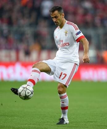 Fußball, Champions League, Viertelfinale, FC Bayern München - Benfica Lissabon FUSSBALL CHAMPIONS LEAGUE SAISON 2015 2016 VIERTELFINALE HINSPIEL FC Bayern Muenchen - Benfica Lissabon 05.04.2016 Jonas (Benfica Lissabon) 