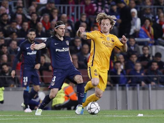 05.04.2016 Nou Camp, Barcelona, Spain. Uefa Champions League Quarter-finals 1st leg. FC Barcelona Barca against Atletico de Madrid. Rakitic challenged by Filipiu luis xJomax  ActionPlus11725261