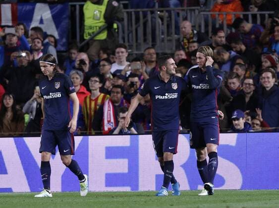 05.04.2016 Nou Camp, Barcelona, Spain. Uefa Champions League Quarter-finals 1st leg. FC Barcelona Barca against Atletico de Madrid. Fernando Toprres celebrates scoring for 0-1 xJomax  ActionPlus11725264