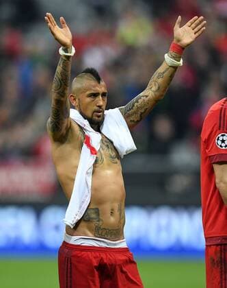FUSSBALL CHAMPIONS LEAGUE SAISON 2015 2016 VIERTELFINALE HINSPIEL FC Bayern Muenchen - Benfica Lissabon 05.04.2016 Arturo Vidal (FC Bayern Muenchen) nach dem Abpfiff 