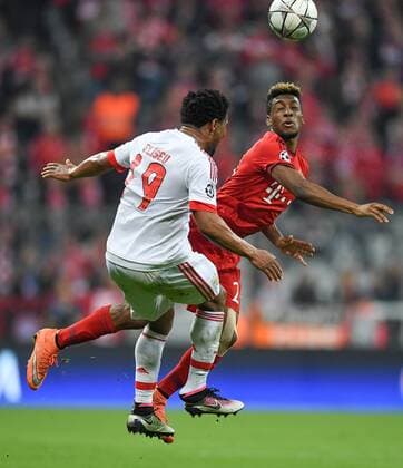 FUSSBALL CHAMPIONS LEAGUE SAISON 2015 2016 VIERTELFINALE HINSPIEL FC Bayern Muenchen - Benfica Lissabon 05.04.2016 Eliseu (li, Benfica Lissabon) gegen Kingsley Coman (FC Bayern Muenchen) 