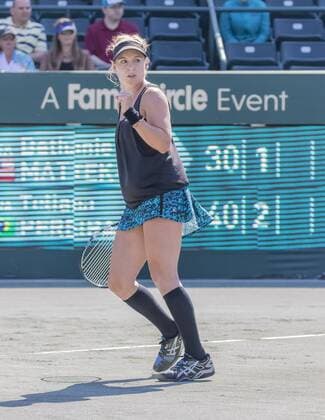 April 5, 2016 - Charleston, SC, U.S. - Charleston, SC - Apr 05, 2016: Bethanie Mattek-Sands (USA) plays against Teliana Pereira during the Volvo Car Open at the Family Circle Tennis Center in Charleston, SC. Tennis 2016: WTA Tennis Damen Volvo Car Open Apr 05 - ZUMAa55_