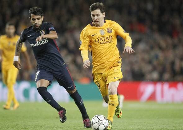 FC Barcelona Barca s Leo Messi (r) and Atletico de Madrid s Augusto Fernandez during Champions League 2015 2016 match. April 5,2016.  (2016040560)
