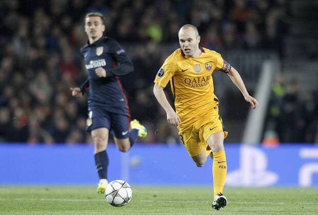 FC Barcelona Barca s Andres Iniesta (r) and Atletico de Madrid s Antoine Griezmann during Champions League 2015 2016 match. April 5,2016.  (2016040523)