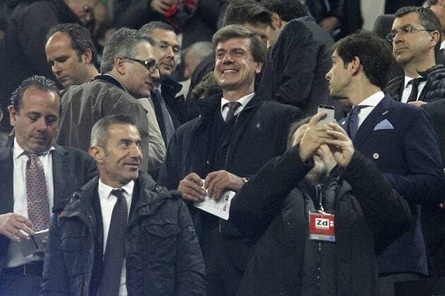 Cayetano Luis Martinez de Irujo and Fitz-James Stuart, Duke of Arjona IV and XIV Count of Salvatierra, Grandee of Spain and equestrian rider in the specialty of hops during FC Barcelona Barca v Atletico de Madrid Champions League 2015 2016 match. April 5,2016.  (2016040577)