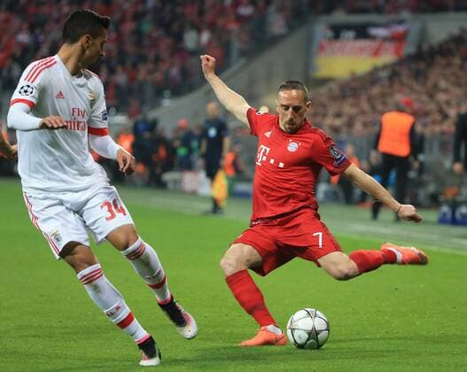 05.04.2016, CL,FC Bayern vs Benfica,Allianz Arena München, im Bild: Andre Almeida (Benfica) vs Franck Ribery (FCB)