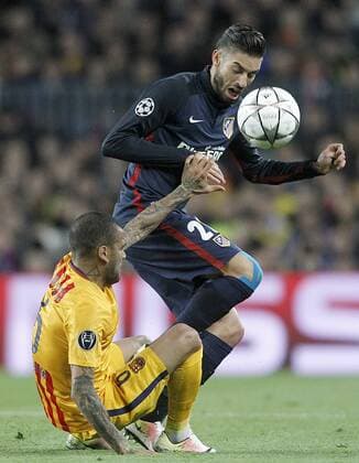 FC Barcelona Barca s Dani Alves (l) and Atletico de Madrid s Yannick Carrasco during Champions League 2015 2016 match. April 5,2016.  (20160405126)