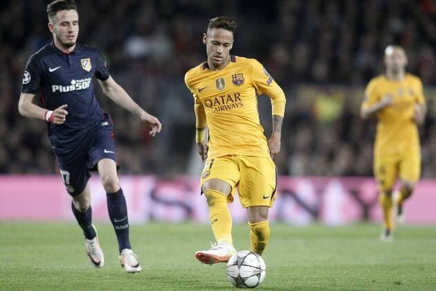 FC Barcelona Barca s Neymar Santos Jr (r) and Atletico de Madrid s Saul Niguez during Champions League 2015 2016 match. April 5,2016.  (20160405169)