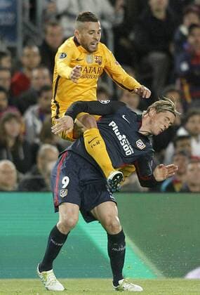 FC Barcelona Barca s Jordi Alba (l) and Atletico de Madrid s Fernando Torres during Champions League 2015 2016 match. April 5,2016.  (20160405131)