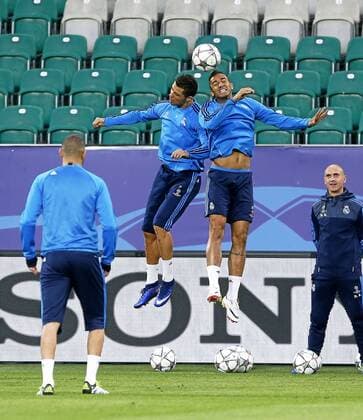 Fußball, Champions League, Training Real Madrid in Wolfsburg Real Madrid training session before Champions League 2015 2016. In this picture, Cristiano Ronaldo and Danilo. xPabloxGarciax 