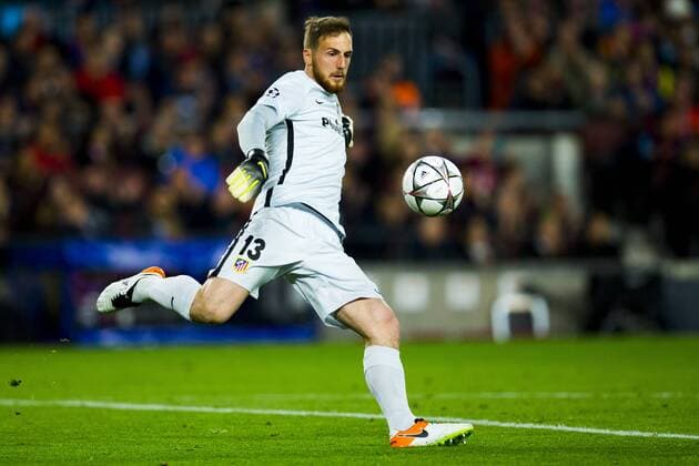 05.04.2016, xslx, Fussball UEFA Champions League, FC Barcelona Barca - Atletico Madrid, emspor, v.l. Oblak (Atletico de Madrid)
