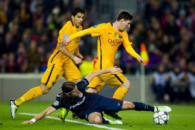 05.04.2016, xslx, Fussball UEFA Champions League, FC Barcelona Barca - Atletico Madrid, emspor, v.l. Filipe Luis (Atletico de Madrid), Lionel Messi (FC Barcelona)