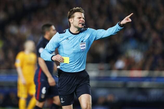 Felix Brych (Referee), APRIL 5, 2016 - Football Soccer : UEFA Champions League Quarter-finals 1st leg match between FC Barcelona Barca 2-1 Atletico de Madrid at Camp Nou stadium in Barcelona, Spain. Noxthirdxpartyxsales  (oqma018800)