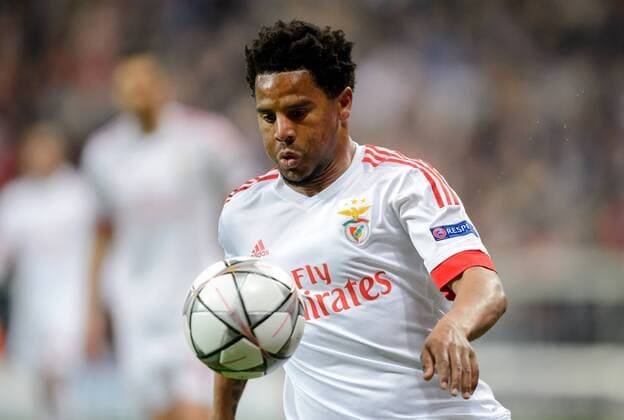 5. April 2016: Muenchen, Allianz Arena: Fussball UEFA Champions League, Viertelfinale: FC Bayern Muenchen - Benfica Lissabon: Lissabons Eliseu am Ball.