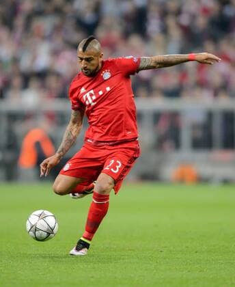5. April 2016: Muenchen, Allianz Arena: Fussball UEFA Champions League, Viertelfinale: FC Bayern Muenchen - Benfica Lissabon: Muenchens Arturo Vidal am Ball.