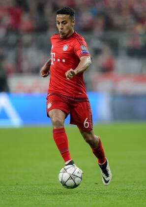 5. April 2016: Muenchen, Allianz Arena: Fussball UEFA Champions League, Viertelfinale: FC Bayern Muenchen - Benfica Lissabon: Muenchens Thiago Alcantara am Ball.