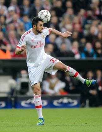 5. April 2016: Muenchen, Allianz Arena: Fussball UEFA Champions League, Viertelfinale: FC Bayern Muenchen - Benfica Lissabon: Lissabons Jardel am Ball.