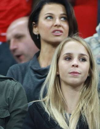 Freundin von Manuel Neuer Nina Weiss, Frau von Lewandowski Anna (re.oben) Fussball UEFA Champions League FC Bayern München - Benfica Lissabon 05.04.2016