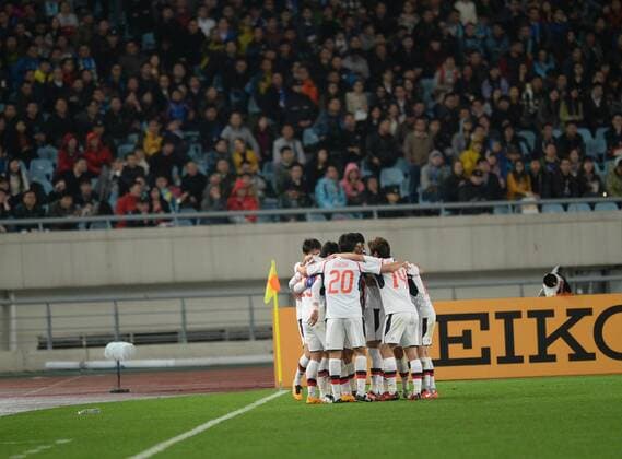 Players of Japans FC Tokyo celebrate after scoring a goal against China s Jiangsu Suning in their Group E match during the AFC Champions League 2016 in Nanjing city, east China s Jiangsu province, 6 April 2016. Jiangsu Suning vs FC Tokyo at AFC Champions League  20160406_65169