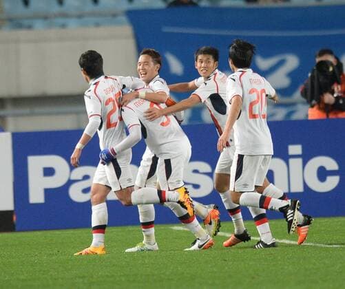 Masato Morishige ( 3), second left, of Japans FC Tokyo celebrates with teammates after scoring a goal against China s Jiangsu Suning in their Group E match during the AFC Champions League 2016 in Nanjing city, east China s Jiangsu province, 6 April 2016. Jiangsu Suning vs FC Tokyo at AFC Champions League  20160406_34029