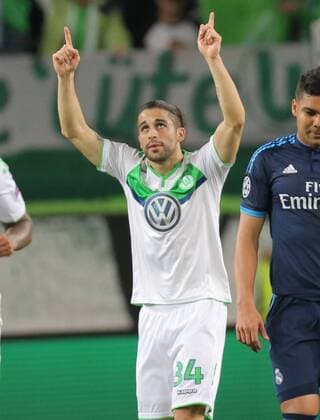 Ricardo RODRIGUEZ, WOB 34 Torschuss, schiesst das Tor zum 1-0 Torjubel, Jubel nach dem Tor VFL WOLFSBURG - REAL MADRID Quarterfinal, Football UEFA Champions League, Wolfsburg, 06.04.2016 CL Saison 2015 2016